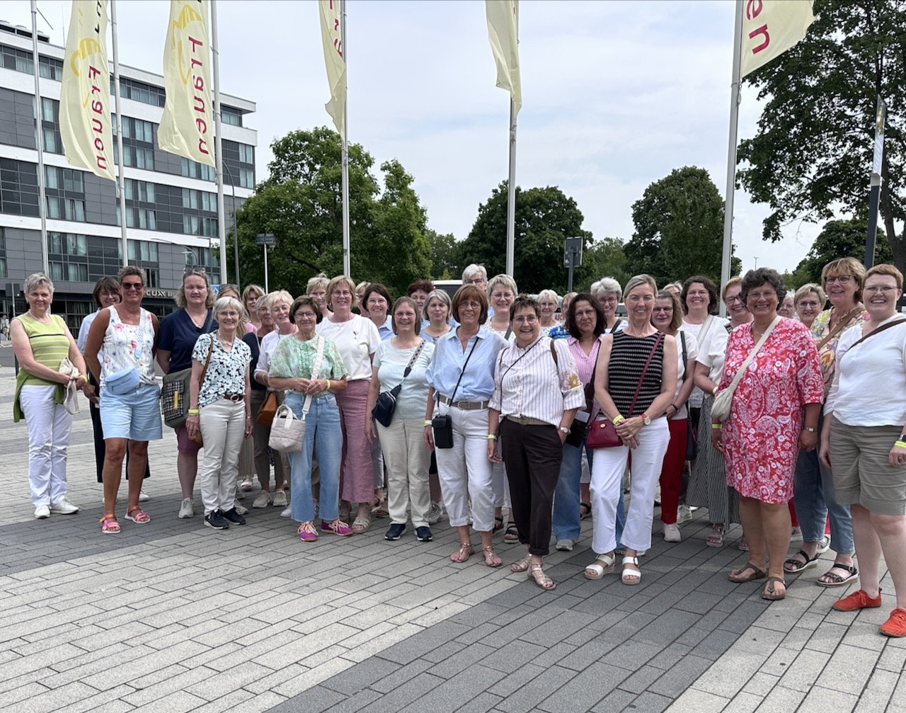 Gruppenbild der LandFrauen aus dem Landkreis Vechta beim Deutschen LandFrauentag in Essen 2026